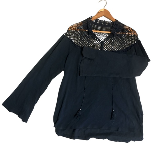 Free People size L cutout blouse in navy size L great used condition - Picture 1 of 16